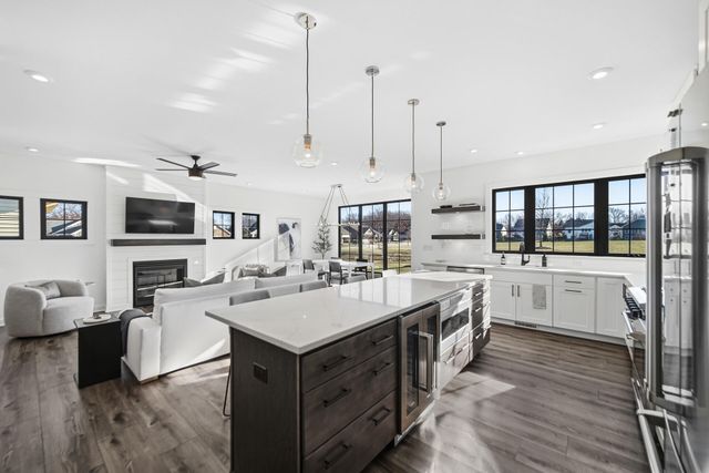 306 W Prairie Lane, Valparaiso, IN 46385