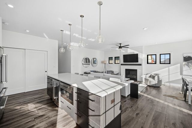 306 W Prairie Lane, Valparaiso, IN 46385