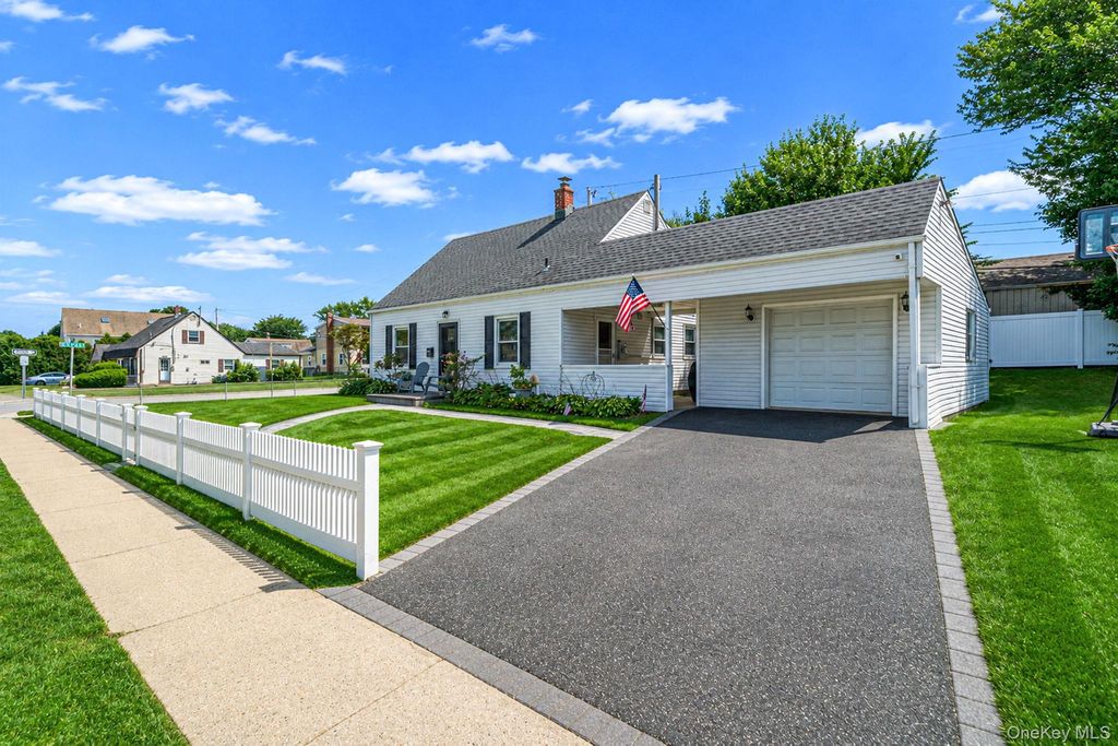 126 Cotton Lane, Levittown, NY 11756