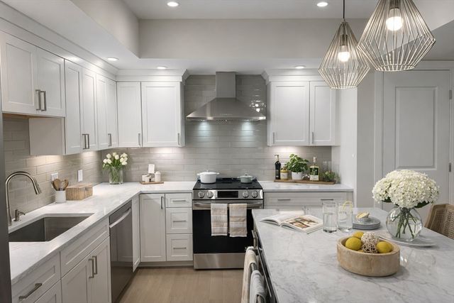 50 Balch St 405, Beverly, MA 01915
