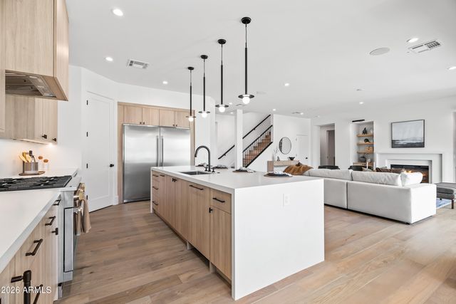 4015 E GLENROSA Avenue, Phoenix, AZ 85018