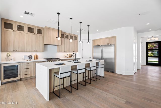 4015 E GLENROSA Avenue, Phoenix, AZ 85018