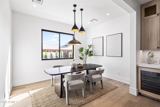 4015 E GLENROSA Avenue, Phoenix, AZ 85018