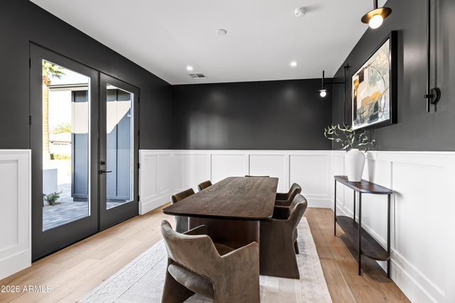 4015 E GLENROSA Avenue, Phoenix, AZ 85018