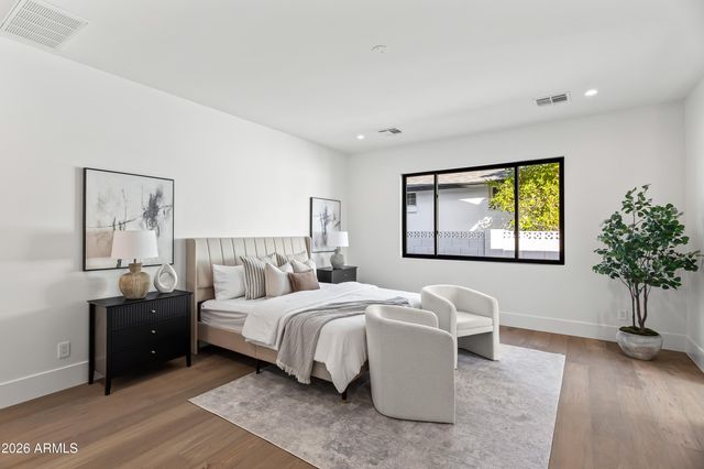 4015 E GLENROSA Avenue, Phoenix, AZ 85018