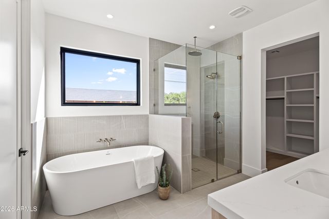 4015 E GLENROSA Avenue, Phoenix, AZ 85018