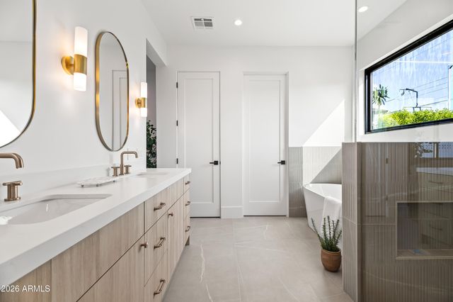 4015 E GLENROSA Avenue, Phoenix, AZ 85018