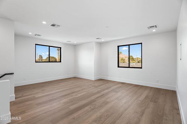 4015 E GLENROSA Avenue, Phoenix, AZ 85018