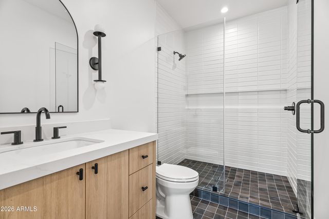 4015 E GLENROSA Avenue, Phoenix, AZ 85018