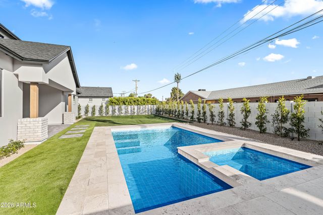 4015 E GLENROSA Avenue, Phoenix, AZ 85018