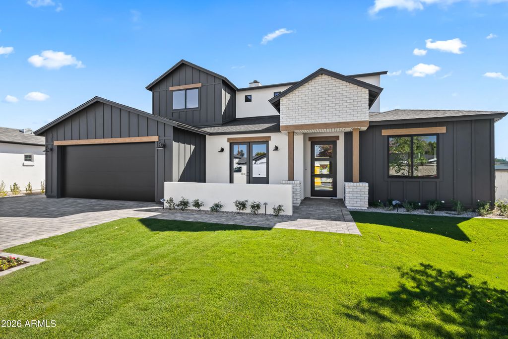 4015 E GLENROSA Avenue, Phoenix, AZ 85018