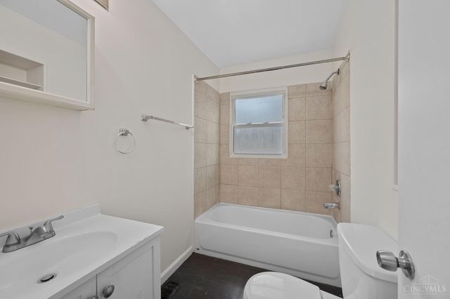 1914 Ashbrook Drive, Cincinnati, OH 45238
