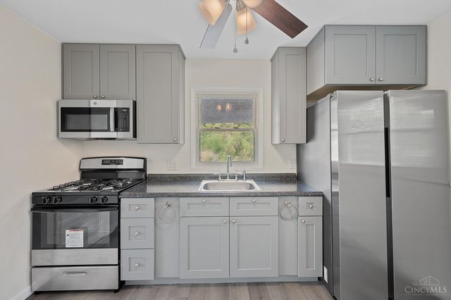 1914 Ashbrook Drive, Cincinnati, OH 45238