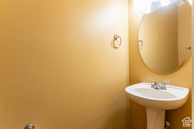 4536 W SILENT RAIN DR, South Jordan, UT 84009