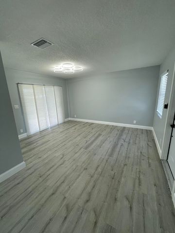 378 NW 2nd Way, Deerfield Beach, FL 33441