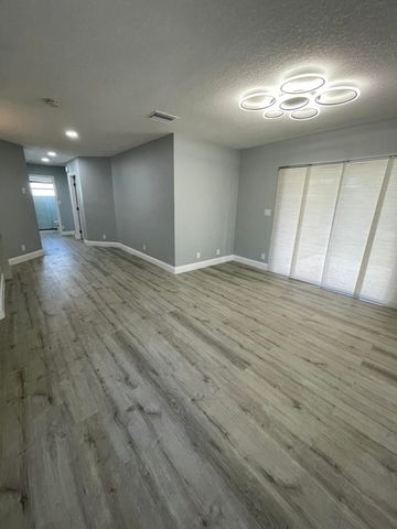378 NW 2nd Way, Deerfield Beach, FL 33441