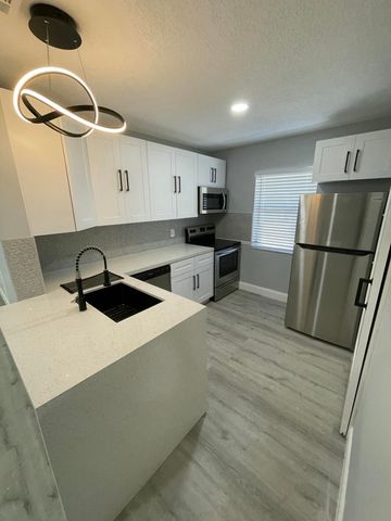 378 NW 2nd Way, Deerfield Beach, FL 33441