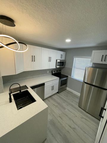 378 NW 2nd Way, Deerfield Beach, FL 33441