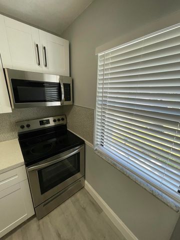 378 NW 2nd Way, Deerfield Beach, FL 33441