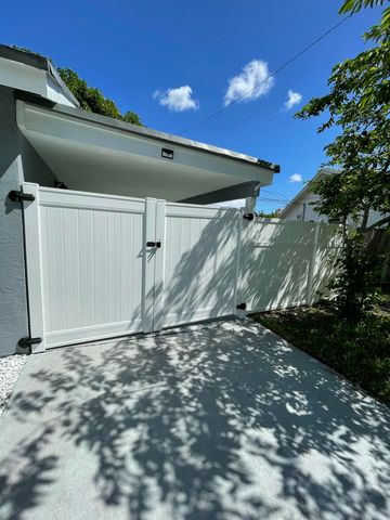378 NW 2nd Way, Deerfield Beach, FL 33441