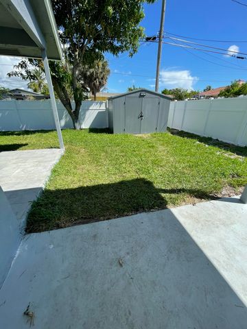 378 NW 2nd Way, Deerfield Beach, FL 33441