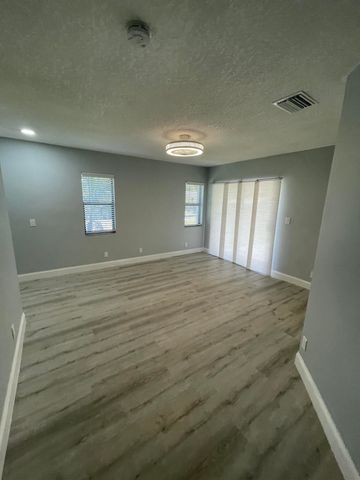 378 NW 2nd Way, Deerfield Beach, FL 33441
