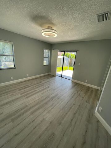 378 NW 2nd Way, Deerfield Beach, FL 33441