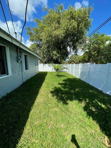 378 NW 2nd Way, Deerfield Beach, FL 33441