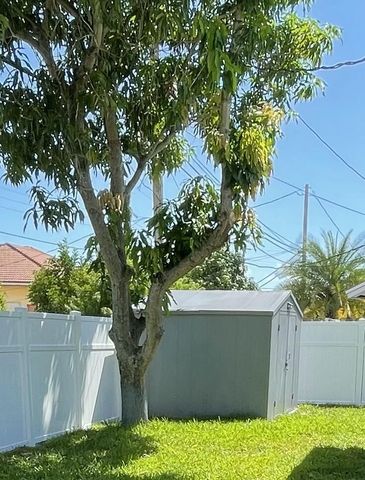 378 NW 2nd Way, Deerfield Beach, FL 33441