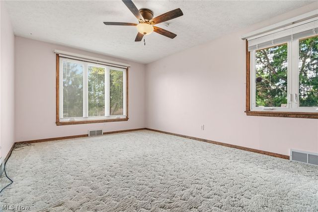 2215 Tamarack Circle NE, Canton, OH 44721