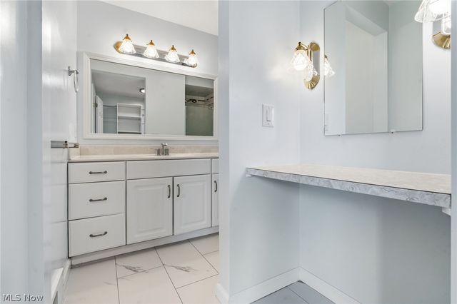 2215 Tamarack Circle NE, Canton, OH 44721
