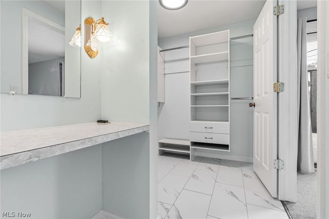 2215 Tamarack Circle NE, Canton, OH 44721