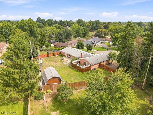 2215 Tamarack Circle NE, Canton, OH 44721