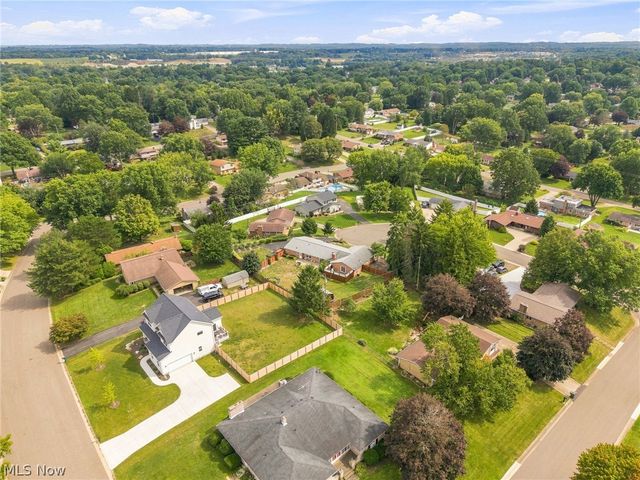 2215 Tamarack Circle NE, Canton, OH 44721