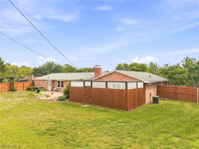 2215 Tamarack Circle NE, Canton, OH 44721