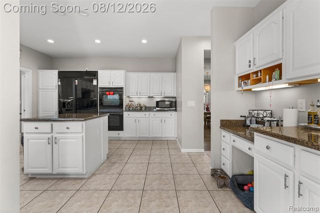 49501 Sandra Drive, Shelby Twp, MI 48315