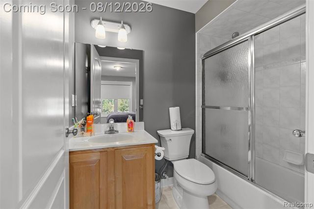 49501 Sandra Drive, Shelby Twp, MI 48315