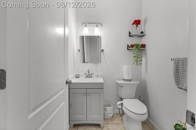 49501 Sandra Drive, Shelby Twp, MI 48315