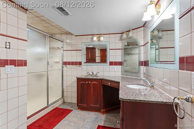 49501 Sandra Drive, Shelby Twp, MI 48315