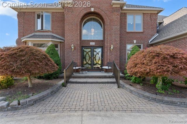 49501 Sandra Drive, Shelby Twp, MI 48315