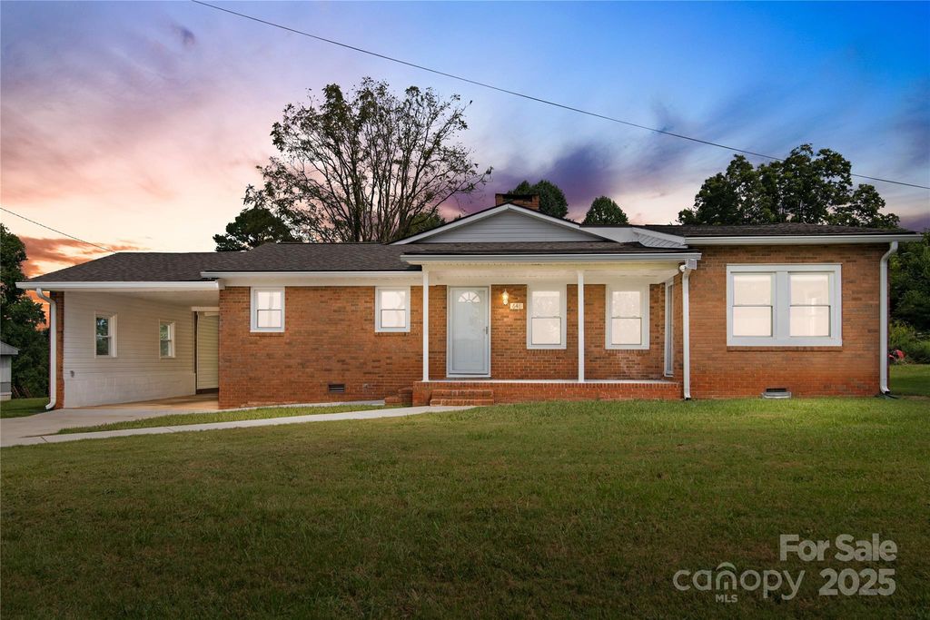 648 Scotts Creek Road, Statesville, NC 28625