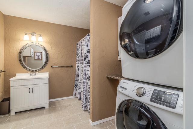 888 Melody Mountain Road, Cedarcreek, MO 65627