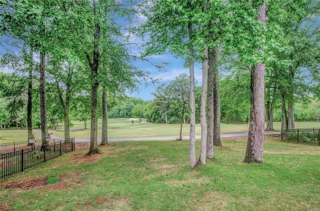 38 Greenview Drive, Newnan, GA 30265