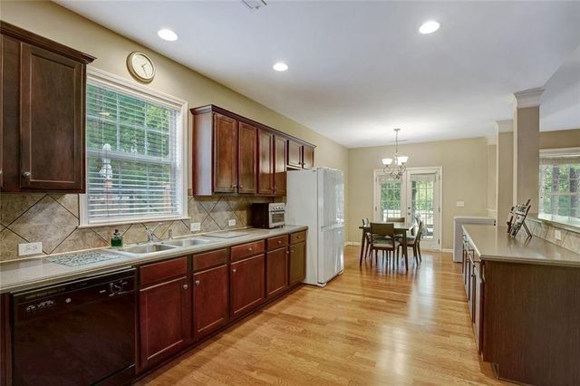 38 Greenview Drive, Newnan, GA 30265