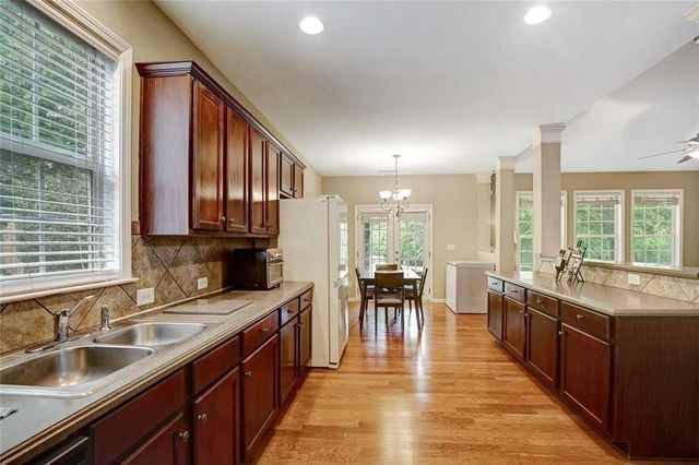 38 Greenview Drive, Newnan, GA 30265