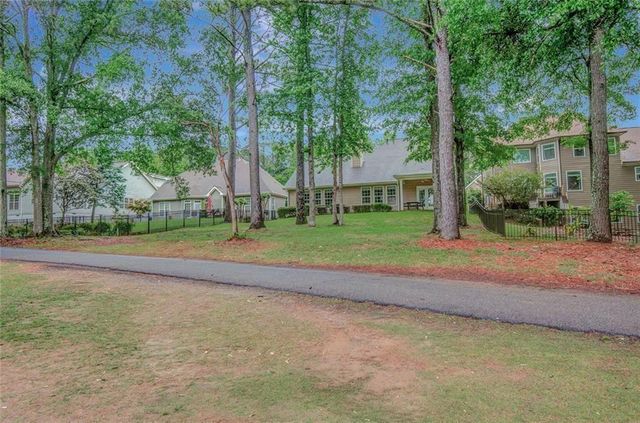 38 Greenview Drive, Newnan, GA 30265