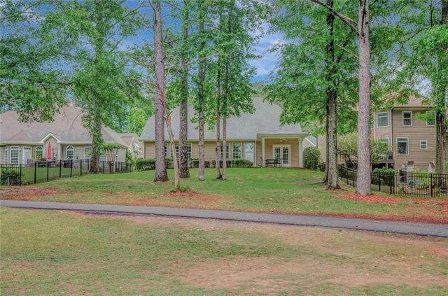 38 Greenview Drive, Newnan, GA 30265