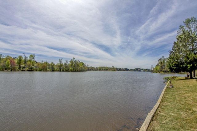 38 Greenview Drive, Newnan, GA 30265