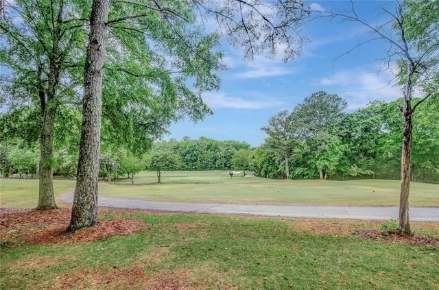 38 Greenview Drive, Newnan, GA 30265