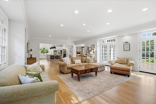 1810 South Lane, Northbrook, IL 60062